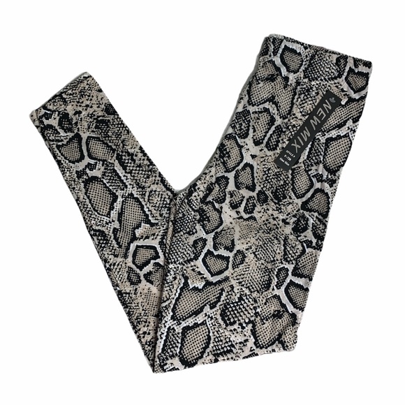 NWT New Mix Plus Snakeskin Print Leggings Womens Size Curvy (14-20) - Picture 1 of 5